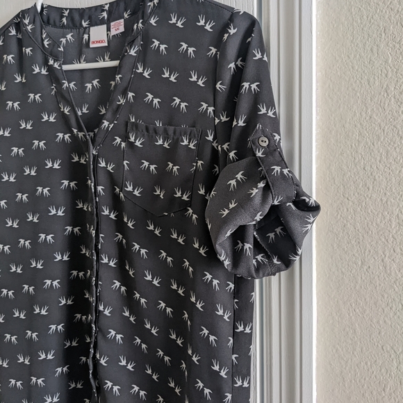 White and Green Blouse Size Small - Picture 3 of 5